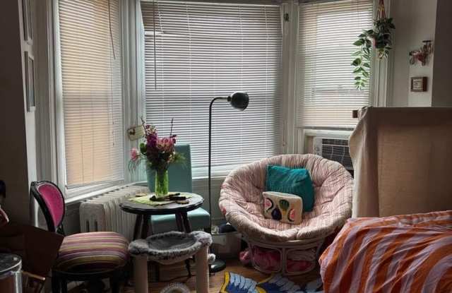 259 S 46TH Street unit: 2F