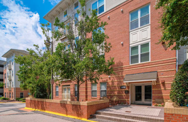 Modern 2 Bedroom and 2 Bath condo; amazing location; just steps to Vienna Metro