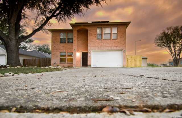 5515 Champions Hill Dr