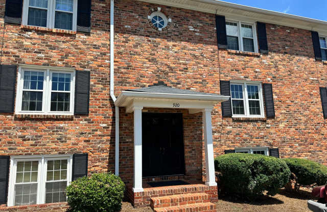 Lovely Two Bedroom Condo in Cotswold!