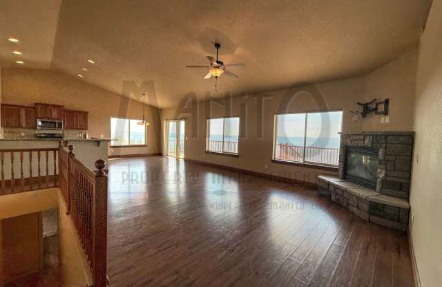 Spacious Home With Stunning Sunset Views