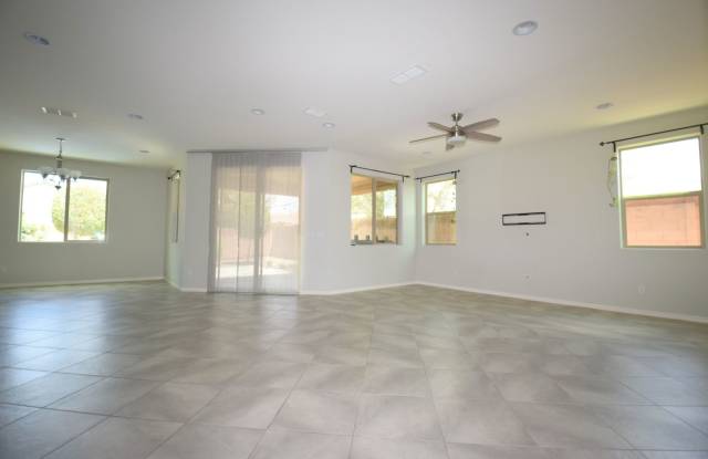 Beautiful single level 4 bedroom 2.5 bath Gilbert home.