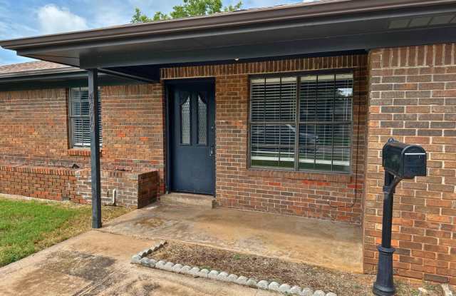 Charming 3 Bed, 1.5 Bath Home In University Park
