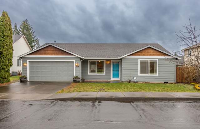 Three bedroom, plus bonus room, one level home in Washougal with AC. Built in 2004. - 2216 North O Street, Washougal, WA 98671
