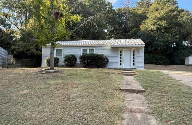 Charming 3 Bed, 1 Bath Single Family Home in Montgomery, AL - $1150/mo
