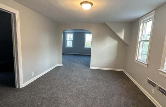 Photo of 3336 West 54th Street - Upstairs