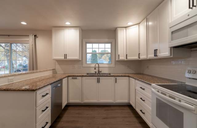 5 Bed 2 Bath Home Available in Spokane Valley!