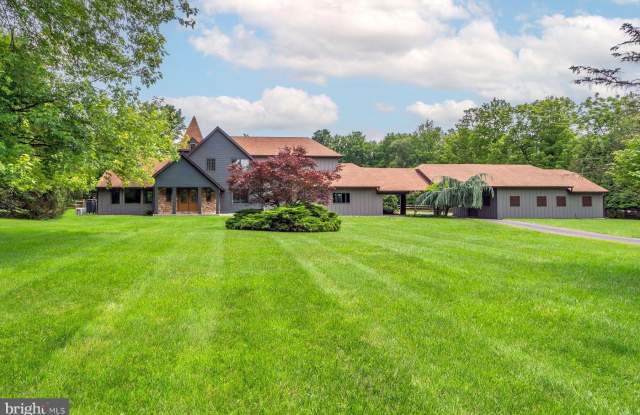 Photo of 125 EDISON FURLONG Road