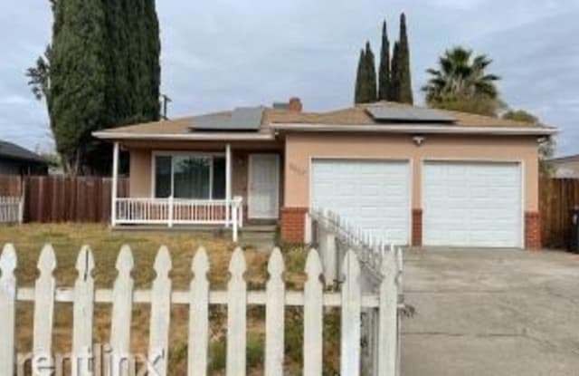 2657 De Ovan Ave - 2657 De Ovan Avenue, Country Club, CA 95204