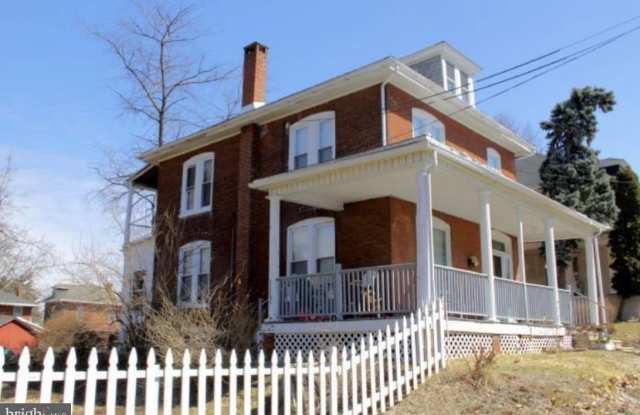 115 CRESTMONT Street