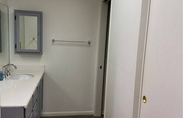 1143 Rosecrans Avenue