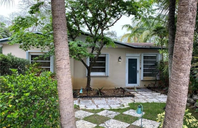 701 SW 14th Ter - 701 Southwest 14th Terrace, Fort Lauderdale, FL 33312