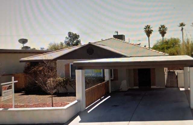 Photo of 2432 East Eastland Street