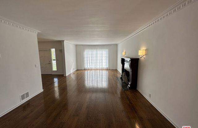 Photo of 619 North Canon Drive
