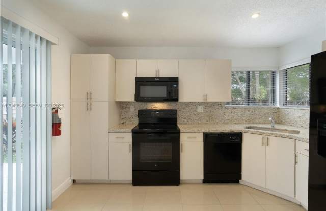 9587 SW 148th Ave Circle S, Miami, FL 33196 - 1640