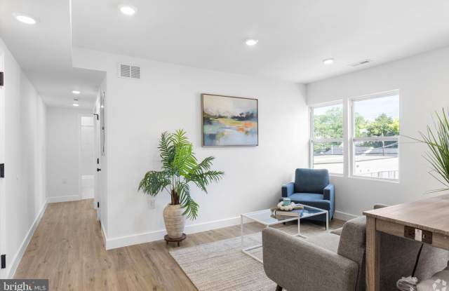 Photo of 324 61ST Street NE unit: 4