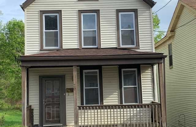Available JULY- 2 Bedrooms, Yard, New Kitchen, New Shower, New Floors - Easy Access!