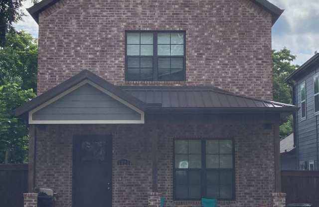 4 Bedroom 4.5 Bathroom New Home!! Now offering 1st months rent paid now til July 2026