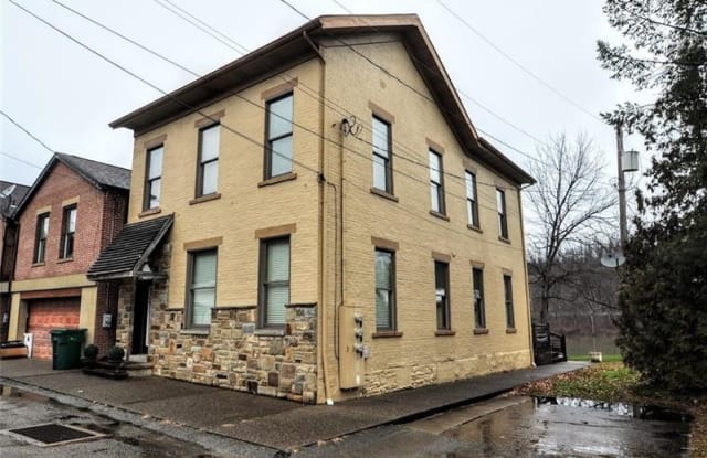 104 Water St - 104 Water Street, Coal Center, PA 15423