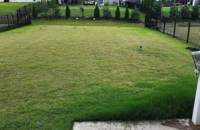 Room in 4 Bedroom Home at Godwit Ln