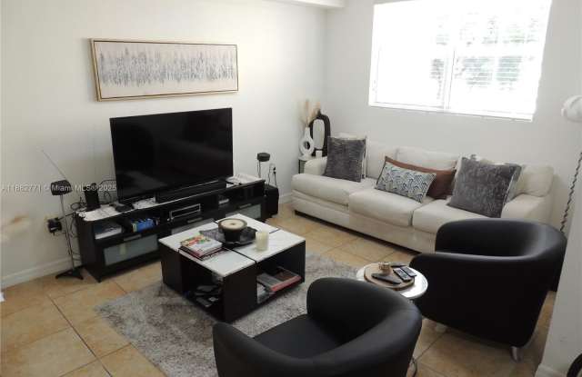 Photo of 8899 NW 107th Ct