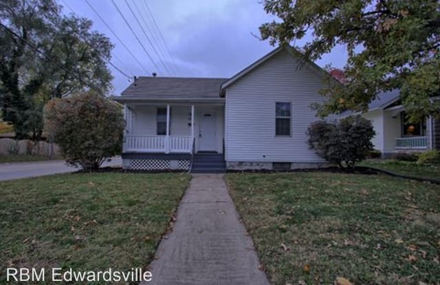 247 South Kansas St - 247 South Kansas Street, Edwardsville, IL 62025