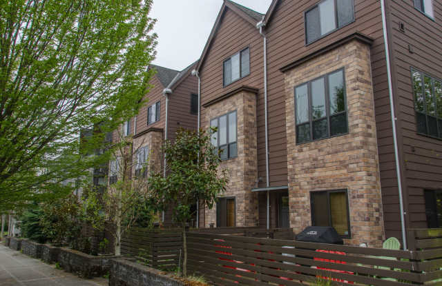 2Bd/1.5Ba Seattle Townhouse