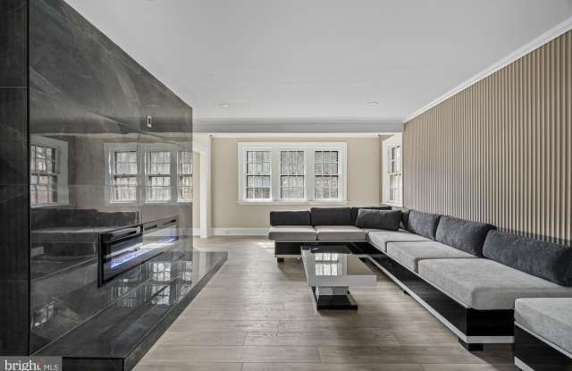 415 CITY Avenue unit: I-2