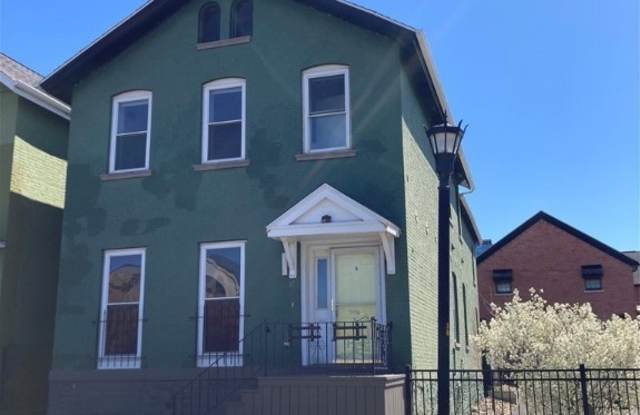 32 Tracy Street