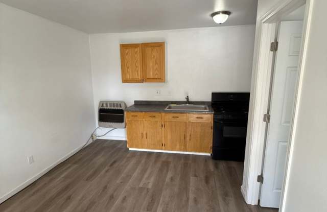 Photo of 2.2 Miles to Oregon Tech and Sky Lakes Medical Center! Newly renovated 1bdrm - APPLICATION PENDING