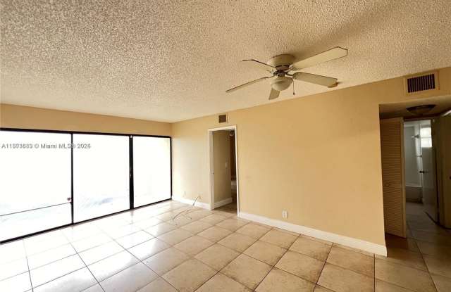 Photo of 1523 Lake Crystal Dr