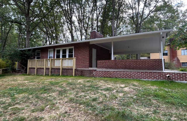 Charming 3 Bedroom Brick Ranch in Park Forest