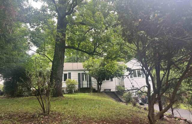 1429 GENTRY LN