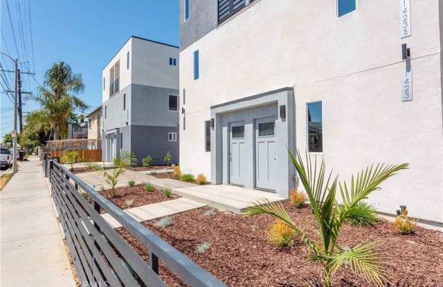 Photo of 1429 S New Hampshire Avenue