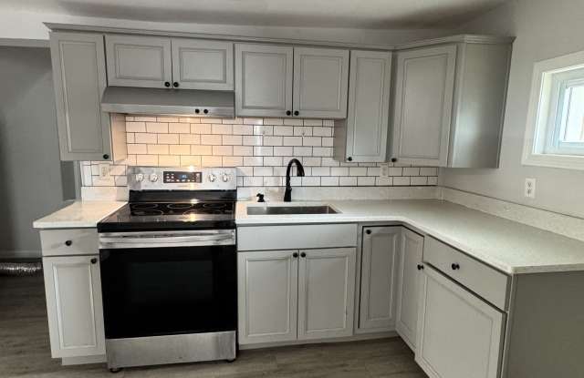 45 Wood Avenue unit: 1St Floor