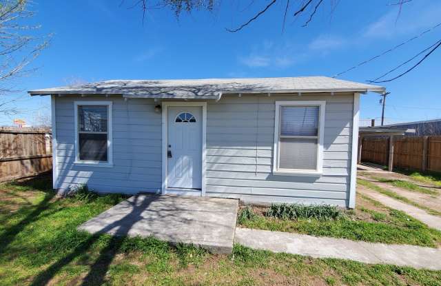 Photo of Remodeled 4 Bedroom Home!!!