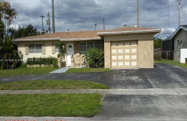 800 NW 78th Ave - 800 Northwest 78th Avenue, Pembroke Pines, FL 33024