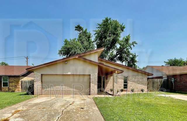 913 Clear Creek