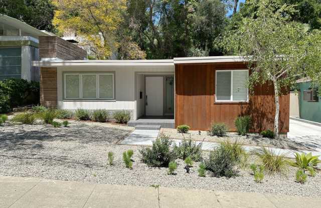 3823 Broadlawn Dr.