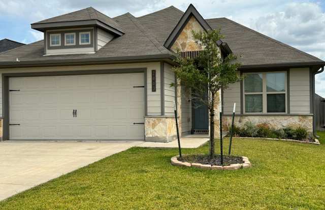 Bryan - 3 bedroom / 2 bath / 2 car garage house with fenced in back yard.