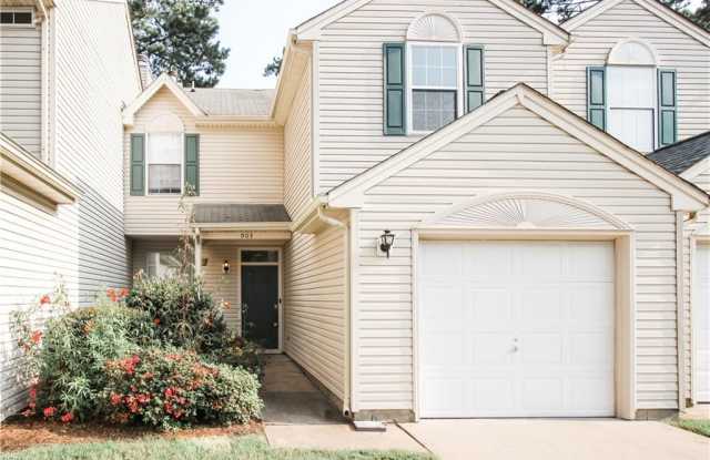 903 Lake Forest Drive