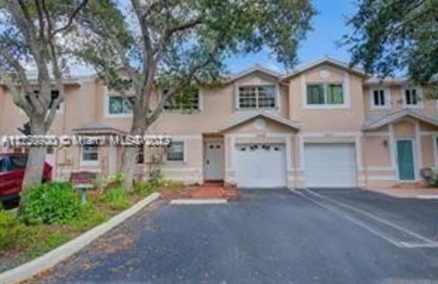 5008 SW 121st Ave - 5008 Southwest 121st Avenue, Cooper City, FL 33330