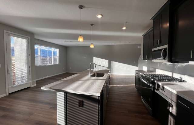 Photo of Modern  Spacious 3/2.5 Townhome in Minden