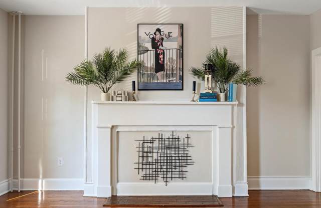 321 N BRADDOCK Street