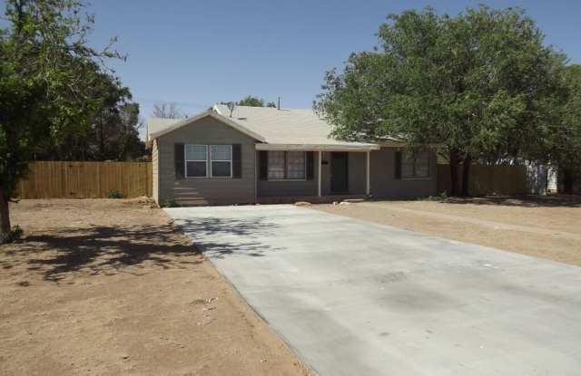 Photo of Pre Leasing for fall 2026! 4/2 by Greek circle!