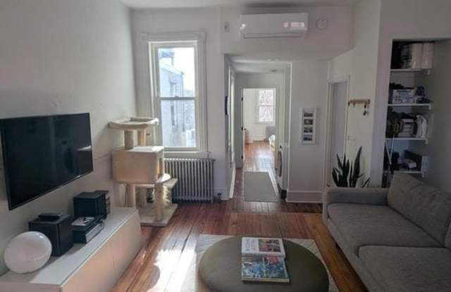 2728 W GIRARD AVENUE