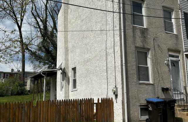 807 SMITH STREET