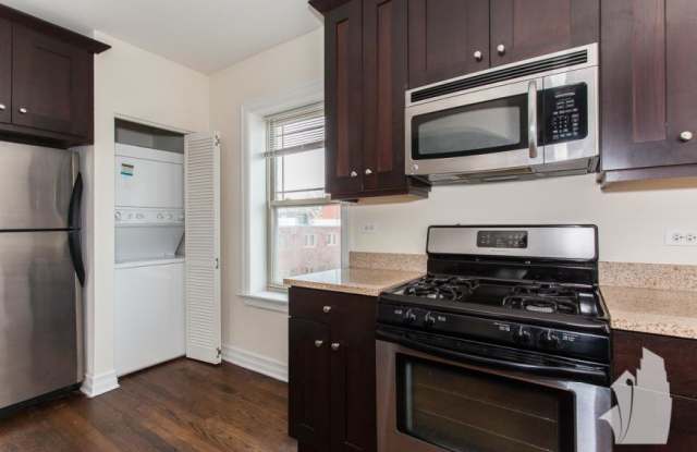 3812 N Sheffield Ave