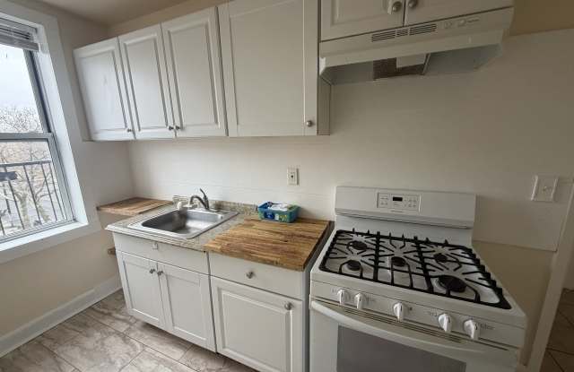 894 John F. Kennedy Blvd