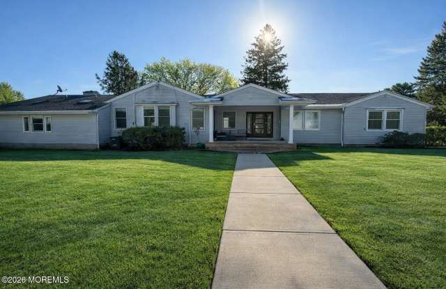 11 Woodland Drive